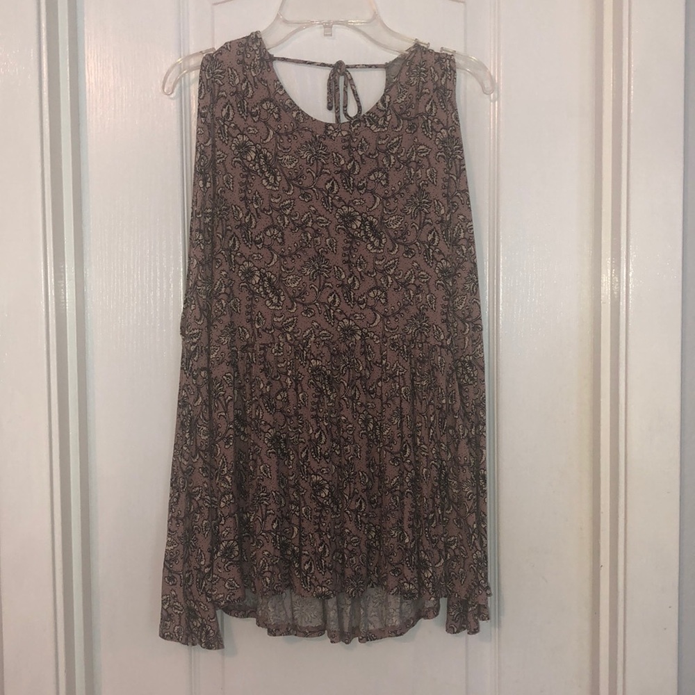 Open shoulder long sleeve shirt